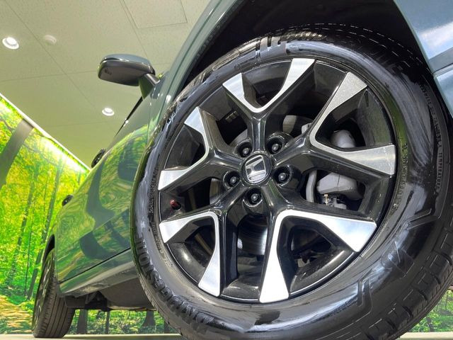 �y����18�C���`�A���~�z�C�[���z�O�ςɃ}�b�`���������A���~�z�C�[���𑕒����Ă���܂��B�e��ЊO�A���~�z�C�[����A�X�^�b�h���X�^�C�����戵�����Ă���܂��B���񂲑��k����������