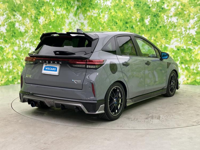 ノートオーラ1.2 G FOUR レザーエディション 4WD