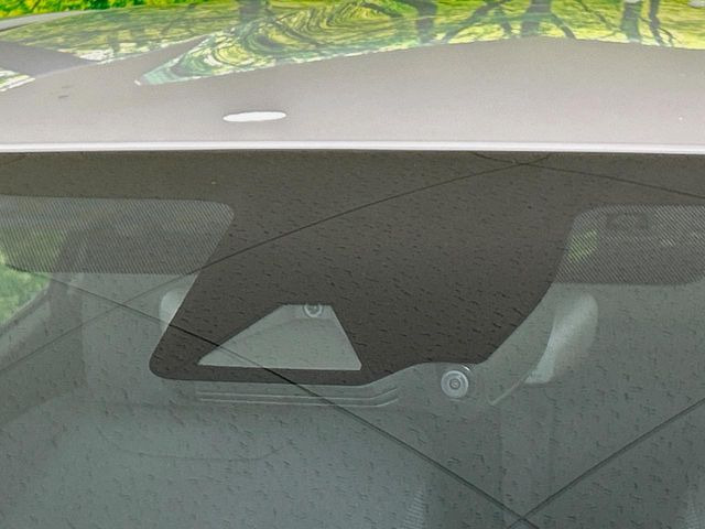 �y�g���^�Z�[�t�e�B�Z���X�z���s���ɑO���̎ԗ�����F�����A�Փ˂������Ȏ��͌x��ƃu���[�L�ŏՓˉ���Ɣ�Q�y�����A�V�X�g�B�����S�Ƀh���C�u�����y���݂��������܂��B