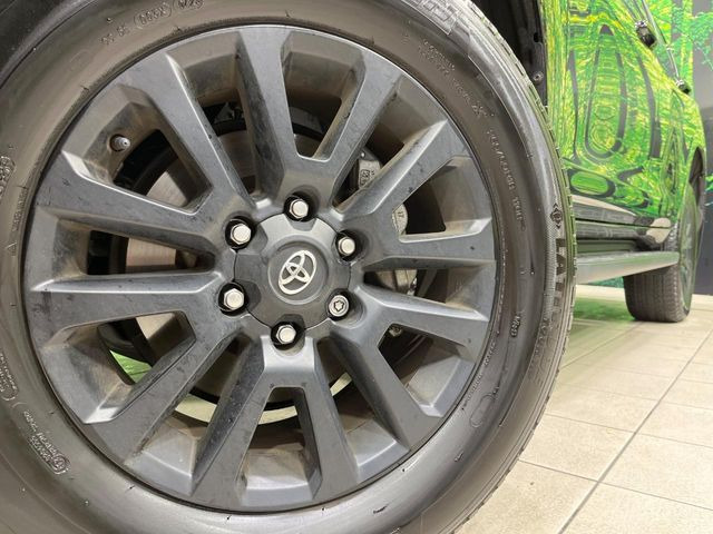 �y�����A���~�z�C�[���z�O�ςɃ}�b�`���������A���~�z�C�[���𑕒����Ă���܂��B�e��ЊO�A���~�z�C�[����A�X�^�b�h���X�^�C�����戵�����Ă���܂��B���񂲑��k����������