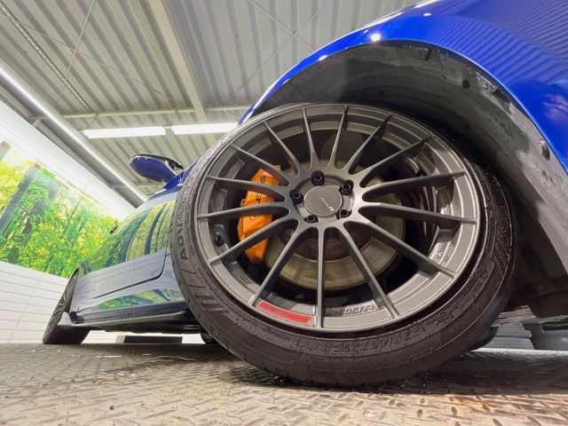 �y19�C���`�A���~�z�C�[���z�O�ςɃ}�b�`�����A���~�z�C�[���𑕒����Ă���܂��B�e��A���~�z�C�[����A�X�^�b�h���X�^�C�����戵�����Ă���܂��B���񂲑��k����������