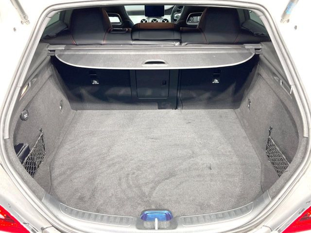 ●トランクルーム:趣味が広がる収容スペース!これだけの広さがあればお買い物やレジャーなどにも最適です!使用感も少なくきれいな状態を維持しております。