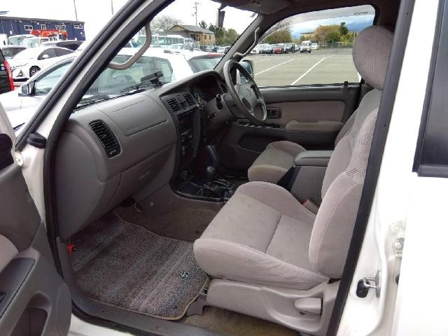 ハイラックスサーフ2.7 SSR-X 4WD