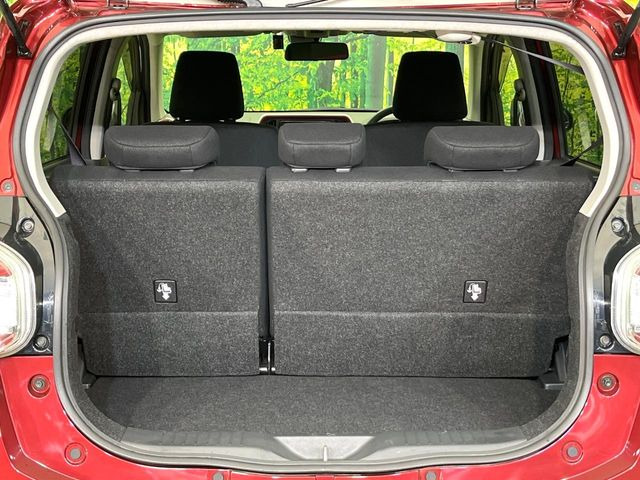 普段のお買い物や通勤、送迎等に十分な荷室スペースを確保しております。セカンドシートを倒すと、大きな荷物の積載も可能です♪