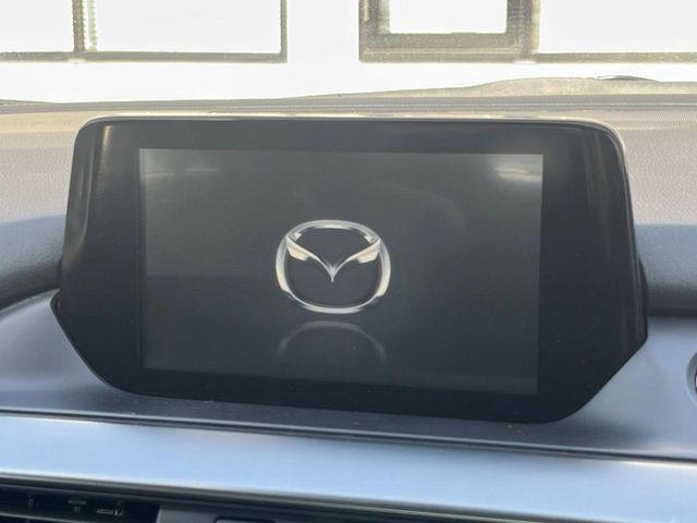 �y�}�c�_�R�l�N�g�i�r�z�ԓ��̕��͋C�Ƀ}�b�`������̌^�^�C�v�̃i�r�B�e����q�ݒ��Bluetooth�Đ����A�l�X�ȋ@�\���y���߂܂��B�����I�ȃ_�C�������삪�\�ŁA�g��������ǍD�ł��B