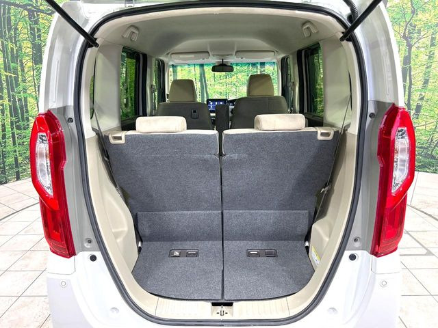 普段のお買い物や通勤、送迎等に十分な荷室スペースを確保しております。セカンドシートを倒すと、大きな荷物の積載も可能です♪