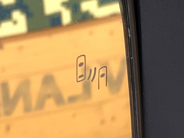 �y�u���C���h�X�|�b�g���[�j���O�z���s���A�h�A�~���[�̎��p�ɂȂ�₷���ӏ��Ɍ㑱�Ԃ��ڋ߂���ƃT�C�h�~���[�t�߂Ɍx����\���A�h���C�o�[�ɒ��ӊ��N�����Ă���܂��B