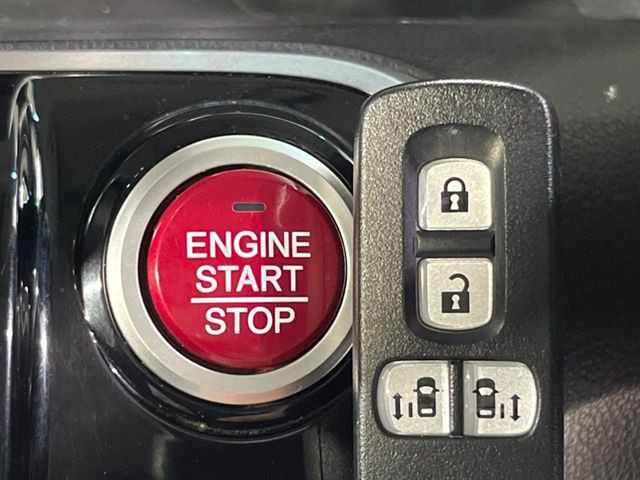 �yHonda�X�}�[�g�L�[�z�J�o����|�P�b�g�ɓ��ꂽ�܂܂ł��h�A�̎{���E�������\�ȃX�}�[�g�L�[�𑕔��B�G���W���̃I���E�I�t�����J�M�����o���K�v����������Ƃ��Ă��֗��ł���