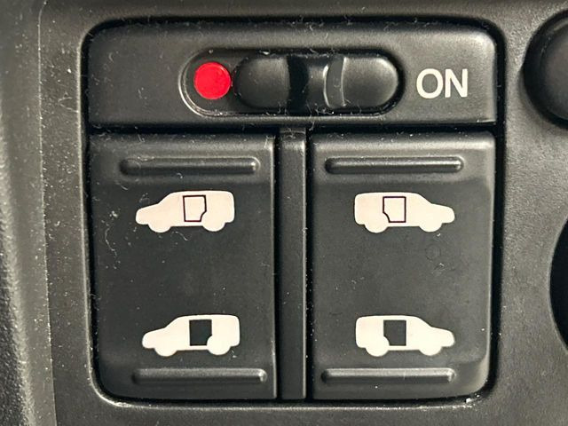 �y�����p���[�X���C�h�h�A�z�X�}�[�g�L�[��^�]�Ȃ̃X�C�b�`�Ō�ȗ����X���C�h�h�A�̊J���\���d��������͂����ăh�A���J����K�v�������A�����Ȃ��q�l�ł��ȒP�ɊJ���߂ł����K�ł���