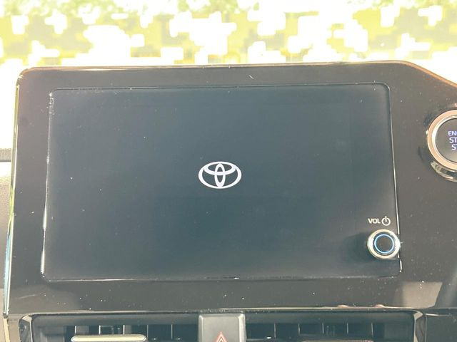 �y8�C���` �f�B�X�v���C�I�[�f�B�I�z���ʂ̃f�B�X�v���C��AppleCarPlay��AndroidAuto�����p�\�B�傫�ȉ�ʂŃX�}�z�i�r�A�v���������p���������܂���