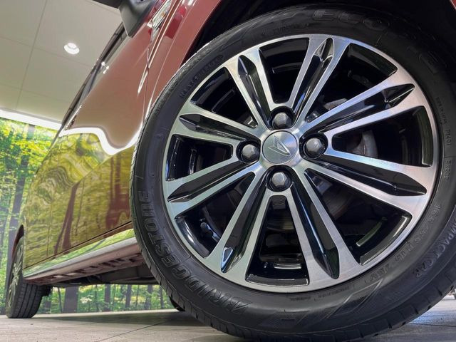 �y����15�C���`�A���~�z�C�[���z�O�ςɃ}�b�`���������A���~�z�C�[���𑕒����Ă���܂��B�e��ЊO�A���~�z�C�[����A�X�^�b�h���X�^�C�����戵�����Ă���܂��B���񂲑��k����������