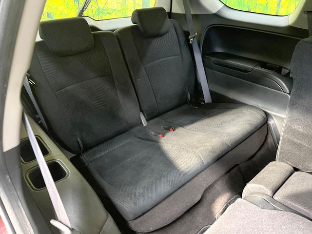 3列目シートはもちろん状態良好☆大人でもゆったりと座って頂けますので、大人数でのお出かけもラクラクです♪ご家族で、気の知れた仲間で、ドライブに行くのが楽しみですね♪