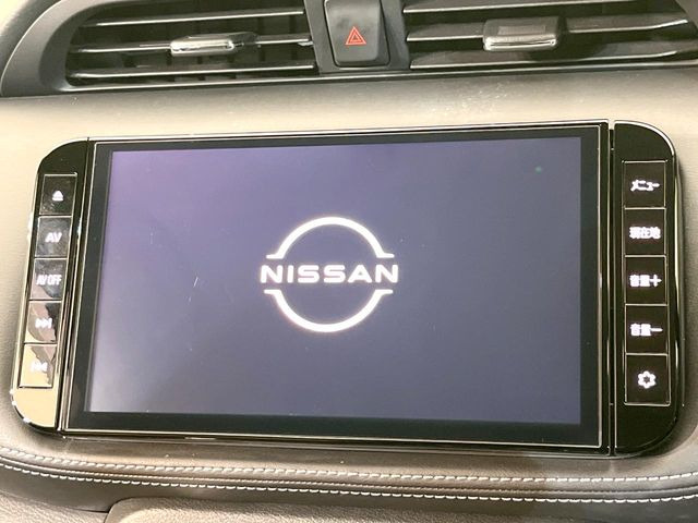 【9インチ純正ナビ】人気の純正ナビを装備。オーディオ機能も充実しており、Bluetooth接続すればお持ちのスマホやMP3プレイヤーの音楽を再生可能!毎日の運転がさらに楽しくなります!!