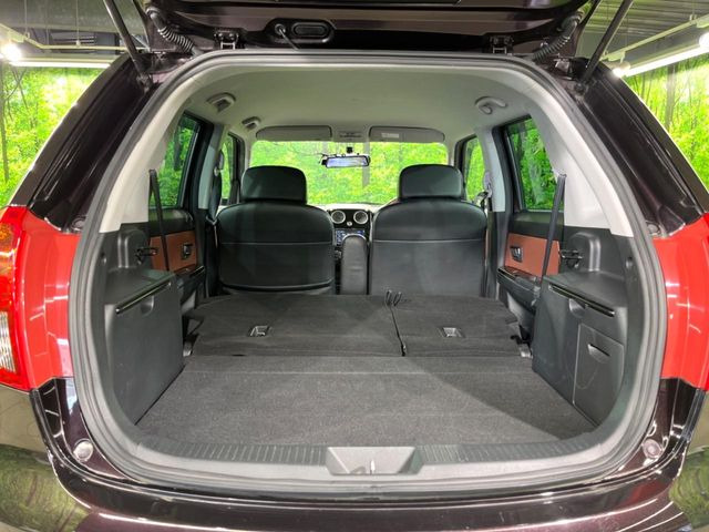 積み下ろしのしやすいデッキにはたっぷりと荷物を積み込んでいただけます。遊びから仕事まで、様々なシーンで頼れます♪