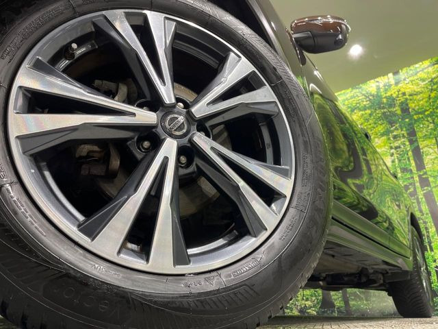 �y����18�C���`�A���~�z�C�[���z�O�ςɃ}�b�`���������A���~�z�C�[���𑕒����Ă���܂��B�e��ЊO�A���~�z�C�[����A�X�^�b�h���X�^�C�����戵�����Ă���܂��B���񂲑��k����������