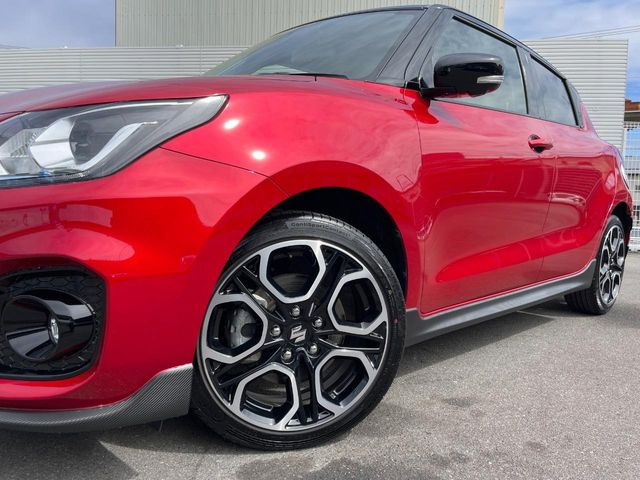 �y����17�C���`�A���~�z�C�[���z�O�ςɃ}�b�`���������A���~�z�C�[���𑕒����Ă���܂��B�e��ЊO�A���~�z�C�[����A�X�^�b�h���X�^�C�����戵�����Ă���܂��B���񂲑��k����������