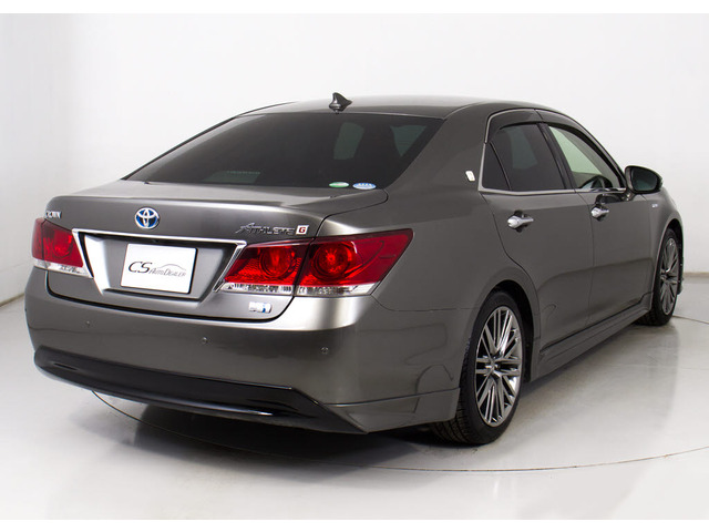 フルエアロが装着されています!お好みはいかがですか?今付いているデザイン以外にも、各ブランドのエアロを格安にてお取付け出来ます!又、エアロを外してノーマル状態にする事も出来ます!!