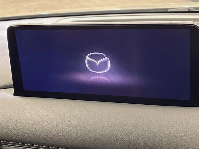 �y12.3�C���`�}�c�_�R�l�N�g�z�ԓ��̕��͋C�Ƀ}�b�`������^�f�B�X�v���C�B�X�}�z�ڑ��ł̃i�r�g�p��Bluetooth�Đ����A�l�X�ȋ@�\���y���߂܂��B�����I�ȃ_�C�������삪�\�ŁA�g��������ǍD�ł��B