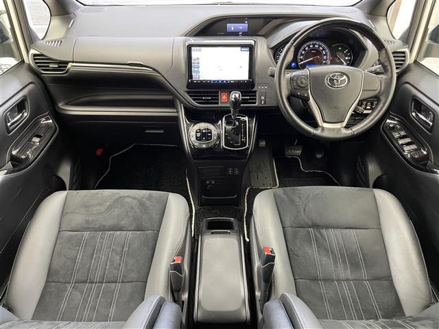 エスクァイア2.0 Gi プレミアムパッケージ ブラックテイラード