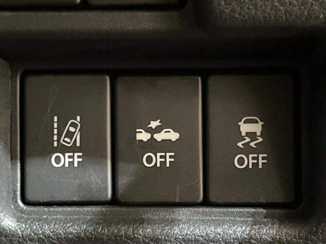 �y�X�Y�L �Z�[�t�e�B�T�|�[�g�z���s���ɑO���̎ԗ�����F�����A�Փ˂������Ȏ��͌x��ƃu���[�L�ŏՓˉ���Ɣ�Q�y�����A�V�X�g�B�����S�Ƀh���C�u�����y���݂��������܂��B