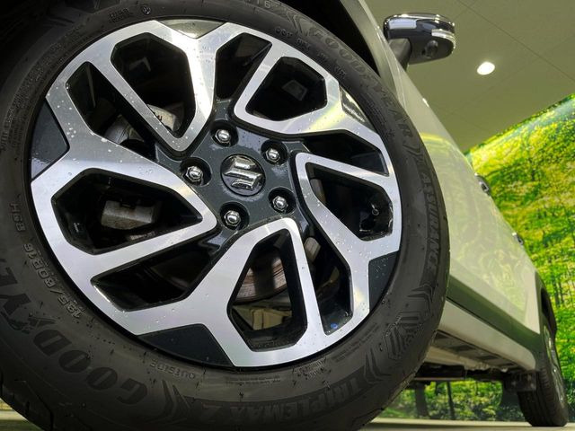 �y����16�C���`�A���~�z�C�[���z�O�ςɃ}�b�`���������A���~�z�C�[���𑕒����Ă���܂��B�e��ЊO�A���~�z�C�[����A�X�^�b�h���X�^�C�����戵�����Ă���܂��B���񂲑��k����������