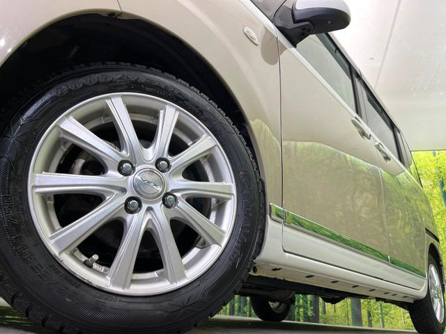 �y�A���~�z�C�[���z�O�ςɃ}�b�`�����A���~�z�C�[���𑕒����Ă���܂��B�e��A���~�z�C�[����A�X�^�b�h���X�^�C�����戵�����Ă���܂��B���񂲑��k����������