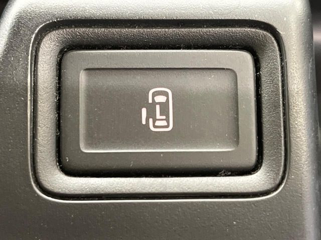 �y�p���[�X���C�h�h�A�z�X�}�[�g�L�[��^�]�Ȃ̃X�C�b�`�ŃX���C�h�h�A�̊J���\���d��������͂����ăh�A���J����K�v�������A���������q�l�ł��A�d���ו��������Ă��鎞�����N�ɊJ���߂ł��܂���