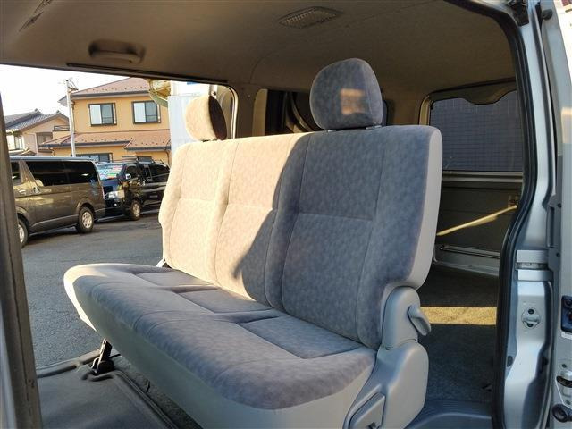 前2人、後ろ3人の5乗りです。