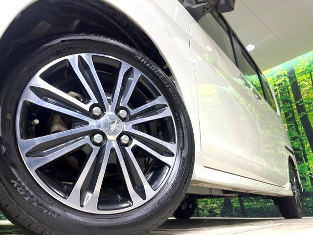 �y�O���[�h��p�����A���~�z�C�[���z�f�U�C�����̍��������A���~�z�C�[���𑕒����Ă���܂��B�e��ЊO�A���~�z�C�[����A�X�^�b�h���X�^�C�����戵�����Ă���܂��B���񂲑��k����������