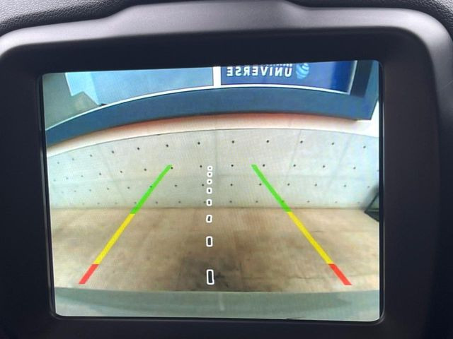 ●バックカメラ:不安な駐車もこれで安心!レーンアシスト付きなので狭い箇所での駐車もラクラクです!