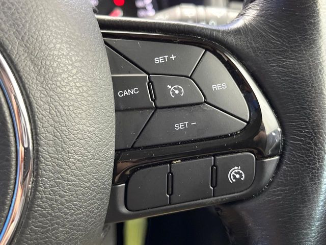 ���I�[�g�N���[�Y�R���g���[��:�������H�⎩���Ԑ�p���H���ɂāA�葬���q���\�ƂȂ�֗��ȋ@�\�ł��B�������ړ��̍ۂł����ɂ����֗��ɂ��g�����������܂���