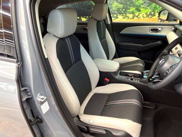 �y�n�[�t���U�[�V�[�g�z�������ƍ���S�n�𗼗������l�C�̃V�[�g���w�ʁE���ʂ̃t�@�u���b�N�f�ނ́A�ʋC���̗ǂ��⊊��ɂ����ɗD��Ă��܂��B�C���╞���ɍ��E���ꂸ���K�ɂ���肢�������܂��B