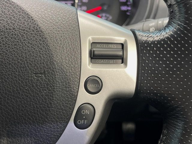 �y�N���[�Y�R���g���[���z�������H�����N���N���s�B�A�N�Z���𗣂��Ă���葬�x�ő��s���ł��A�������^�]���̕��S���y��!�����E�������ȒP�ȃX�C�b�`����Œ����ł��܂��B