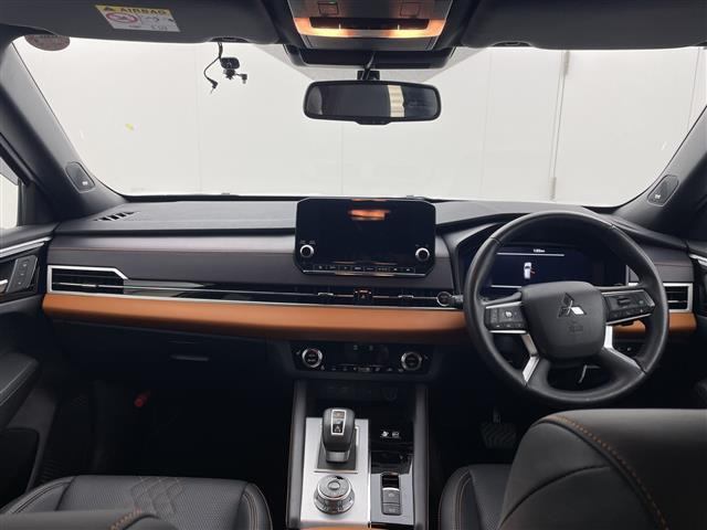 アウトランダーPHEV 2.4 P 4WD