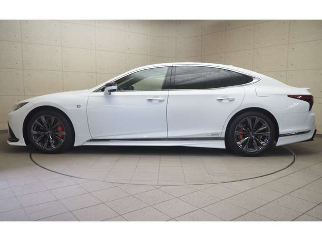 LS500h Fスポーツ 4WD