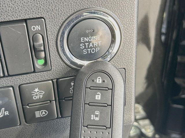 �y�L�[�t���[�V�X�e���z�J�o����|�P�b�g�ɓ��ꂽ�܂܂ł��h�A�̎{���E�������\�ȃX�}�[�g�L�[�𑕔��B�G���W���̃I���E�I�t�����J�M�����o���K�v����������Ƃ��Ă��֗��ł���