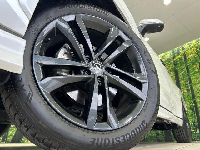 �y�����A���~�z�C�[���z�O�ςɃ}�b�`���������A���~�z�C�[���𑕒����Ă���܂��B�e��ЊO�A���~�z�C�[����A�X�^�b�h���X�^�C�����戵�����Ă���܂��B���񂲑��k����������