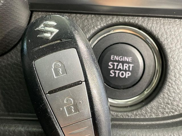 �y�L�[���X�X�^�[�g�V�X�e���z�J�o����|�P�b�g�ɓ��ꂽ�܂܂ł��h�A�̎{���E�������\�ȃX�}�[�g�L�[�𑕔��B�G���W���̃I���E�I�t�����J�M�����o���K�v����������Ƃ��Ă��֗��ł���