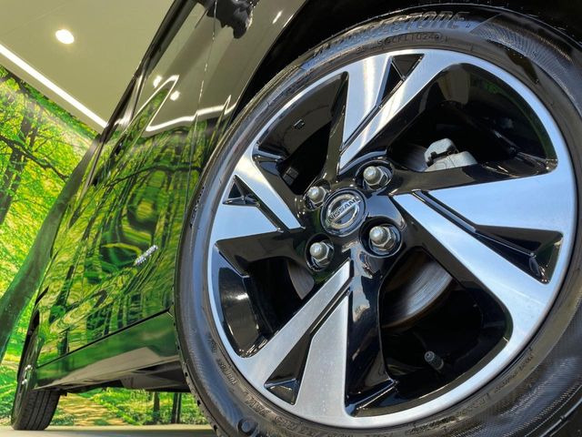 �y��15�C���`�A���~�z�C�[���z�O�ςɃ}�b�`���������A���~�z�C�[���𑕒����Ă���܂��B�e��ЊO�A���~�z�C�[����A�X�^�b�h���X�^�C�����戵�����Ă���܂��B���񂲑��k����������