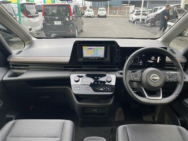 セレナ1.4 e-POWER ハイウェイスターV