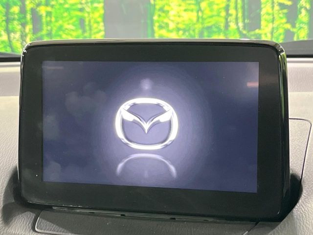 �y�}�c�_�R�l�N�g�i�r�z�ԓ��̕��͋C�Ƀ}�b�`������̌^�^�C�v�̃i�r�B�e����q�ݒ��Bluetooth�Đ����A�l�X�ȋ@�\���y���߂܂��B�����I�ȃ_�C�������삪�\�ŁA�g��������ǍD�ł��B