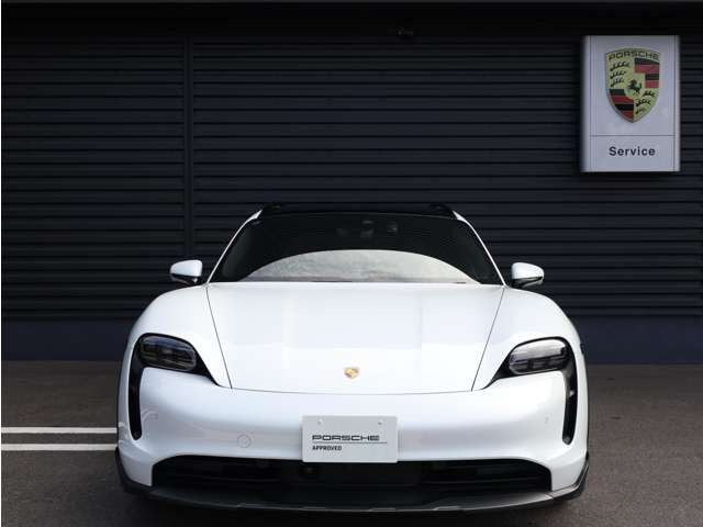 タイカンクロスツーリスモ4 4+1シート 4WD