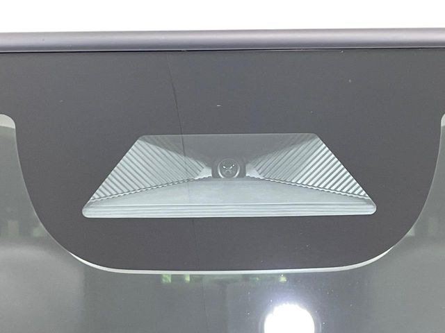 �y�z���_�Z���V���O�z���s���ɑO���̎ԗ�����F�����A�Փ˂������Ȏ��͌x��ƃu���[�L�ŏՓˉ���Ɣ�Q�y�����A�V�X�g�B�����S�Ƀh���C�u�����y���݂��������܂��B