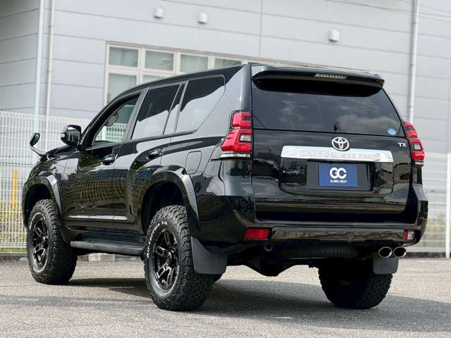 お車の詳細はお電話かメール・LINEにてご対応させて頂きます。遠方のお客様にもご安心してご契約頂けるようにご対応させて頂きます。 お気軽にお問い合わせくださいませ。