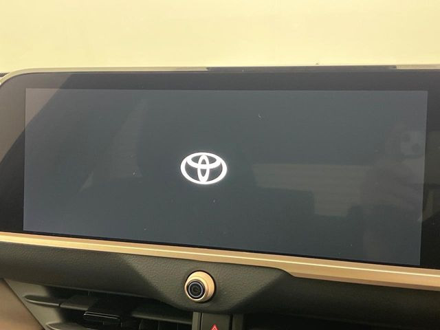 【12.3インチワイドナビ】高級感とインパクトのある大型ワイドナビを装備。各種オーディオ操作はもちろん、横長ワイド画面でのマップ2分割表示など、利便性も高いナビです♪