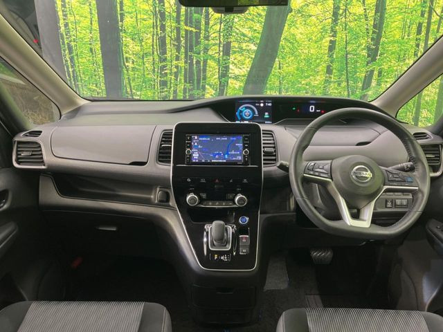 セレナ1.2 e-POWER ハイウェイスターV