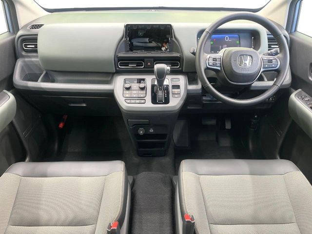 フリード1.5 e:HEV クロスター