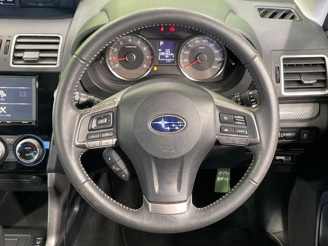 �y�����v�����X�e�A�����O�z�㎿�Ȋv���g�p���邱�ƂŁA��ɂ����������݂ƂĂ��^�]���₷���n���h���ł���