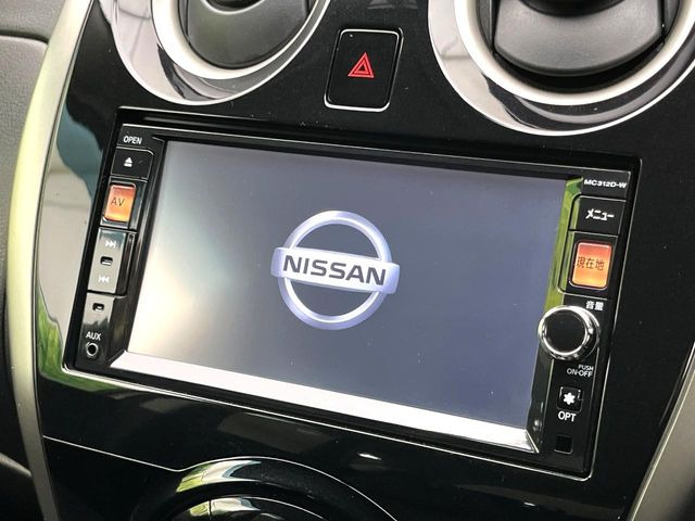 �y���[�J�[�����i�r�z�C���e���A�ɗn�����ރX�^�C���b�V���ȁu��p�݌v�v���[�J�[�i�r�𑕔��􎋔F���⑀�쐫�ȂǊ�{���\�ɂ��D��A���㎿�ȃJ�[���C�t�����y���݂��������܂��B