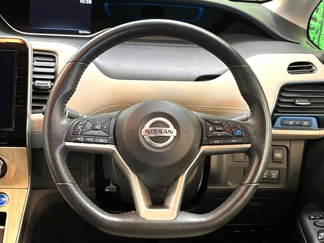 �y�����v�����X�e�A�����O�z�㎿�Ȋv���g�p���邱�ƂŁA��ɂ����������݂ƂĂ��^�]���₷���n���h���ł���